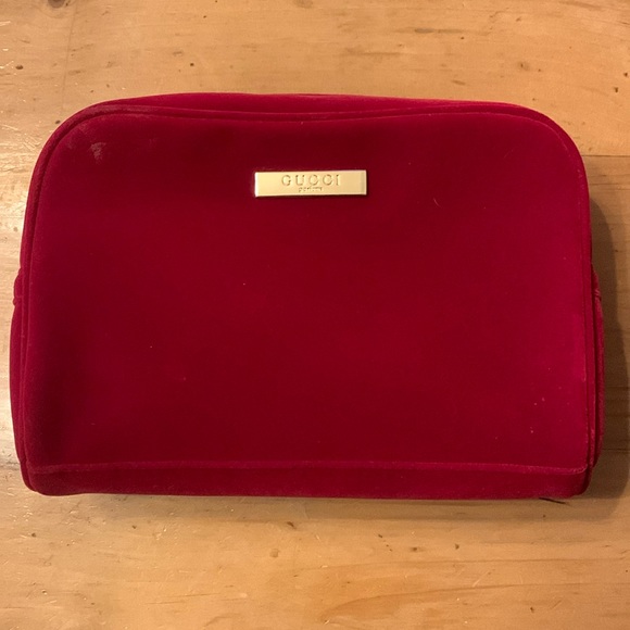 GUCCI-Perfume/Cosmetics Case- Red/Burgundy Velvet - Picture 1 of 10